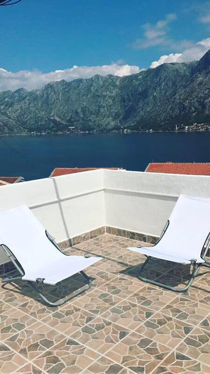 Alisa Sea View Apartment Prcanj Kotor Luaran gambar