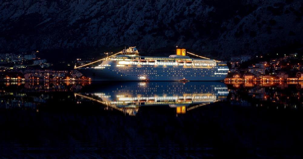 Alisa Sea View Apartment Prcanj Kotor Luaran gambar