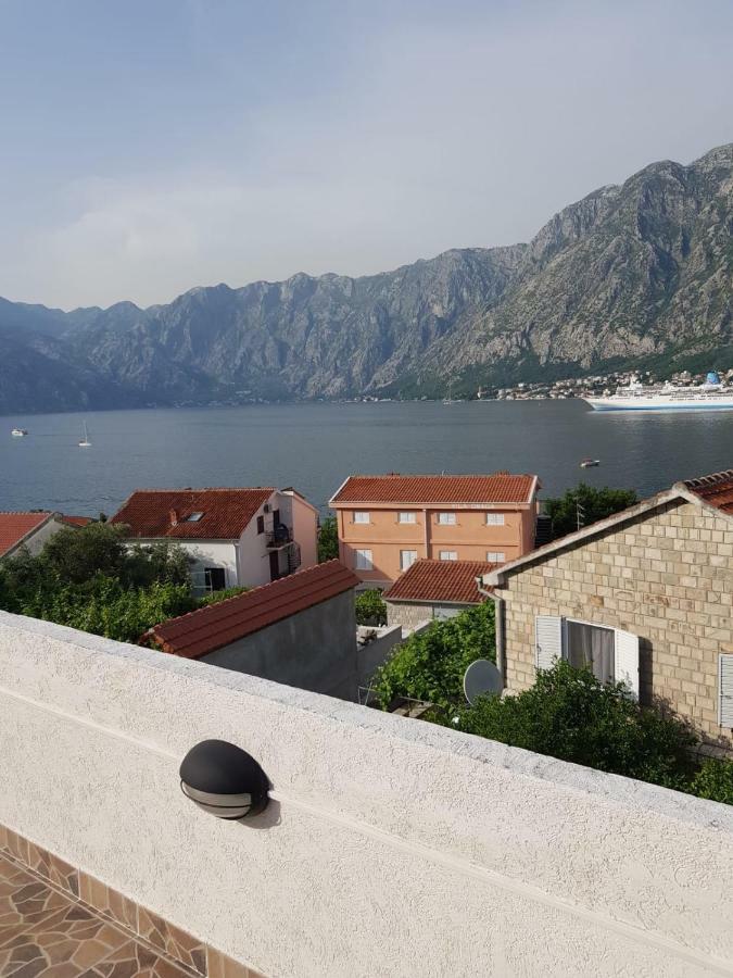 Alisa Sea View Apartment Prcanj Kotor Luaran gambar